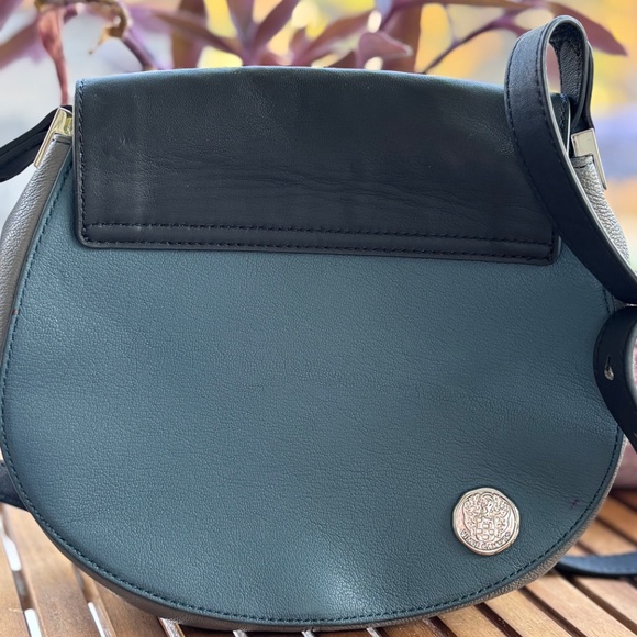 Vince Camuto leather crossbody - Picture 4 of 11